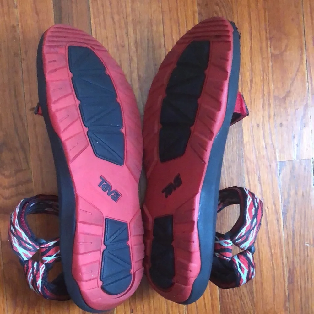 Teva Hurricane XLT Sandals Sz 7